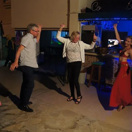 Apartmanhotel Linda Apart Side