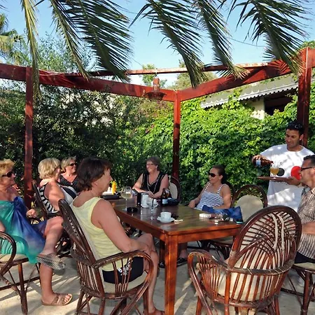 Lejlighedshotel Linda Apart Side