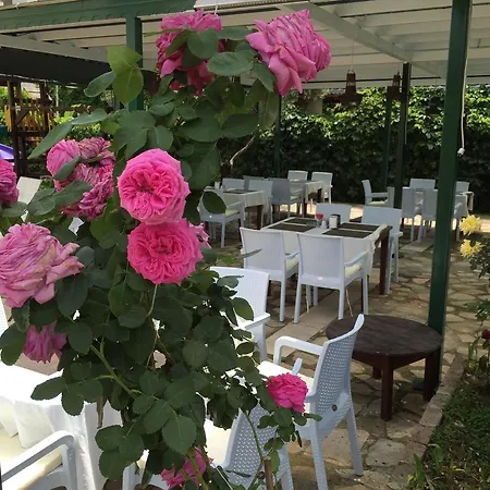 Lejlighedshotel Linda Apart Side